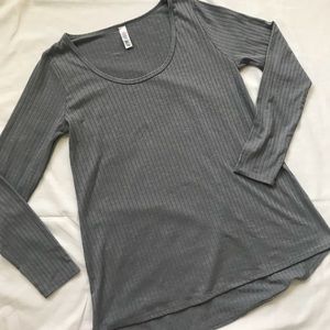 Lularoe EUC Heathered Gray small Lynnae